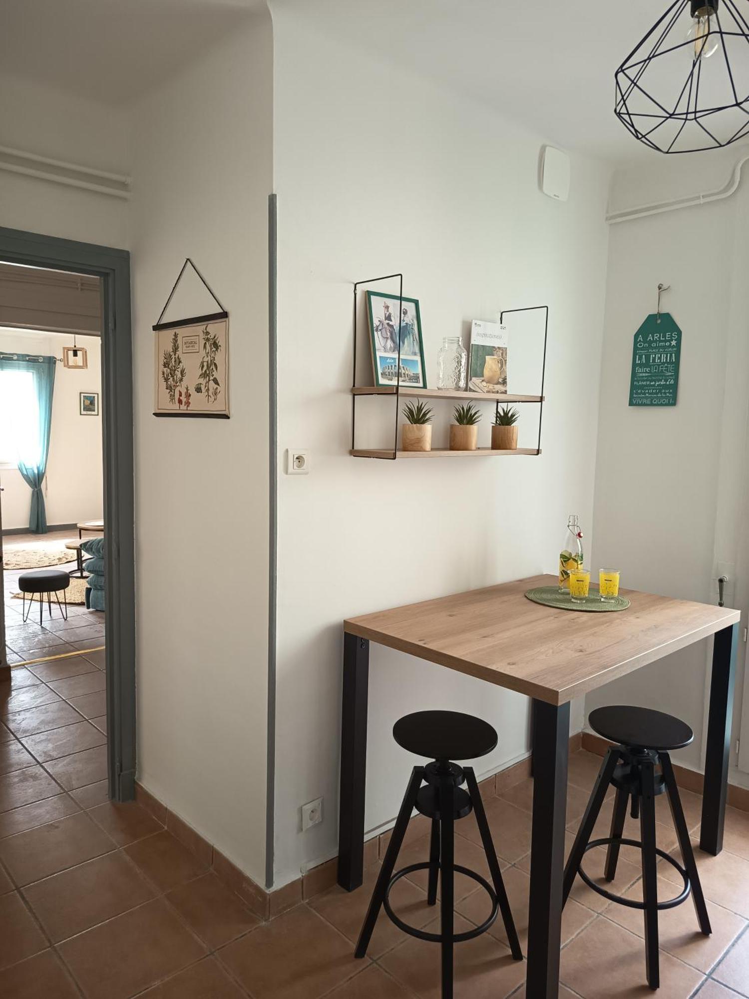 Arles A 2 Pas Des Rencontres De La Photographie ,Appartement Refait Completement A Neuf , Pour 4 Personnes Appartement *